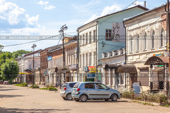 Вышний Волочек. Улица Ванчакова линия. Городской пейзаж (2019 год). Редакционное фото, фотограф Parmenov Pavel / Фотобанк Лори