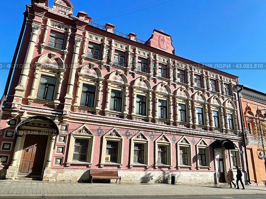 Высоко-Петровский ставропигиальный мужской монастырь, Нарышкинские палаты, 17 век. Москва, улица Петровка, дом 28. Стоковое фото, фотограф Овчинникова Ирина / Фотобанк Лори