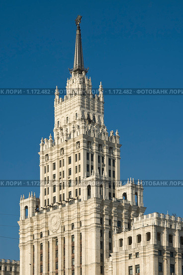 Высотное здание. Москва (2009 год). Редакционное фото, фотограф Синицын Игорь / Фотобанк Лори