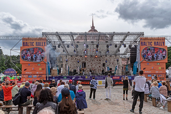 Выступление Fire Ladies & Co на мотофестивале Baltic Rally в городе Выборге Ленинградской области (2023 год). Редакционное фото, фотограф Румянцева Наталия / Фотобанк Лори
