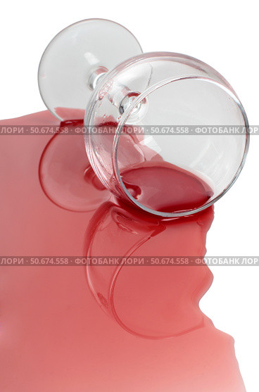 Wineglass and alcohol. Стоковое фото, фотограф Николай Григорьев / Фотобанк Лори