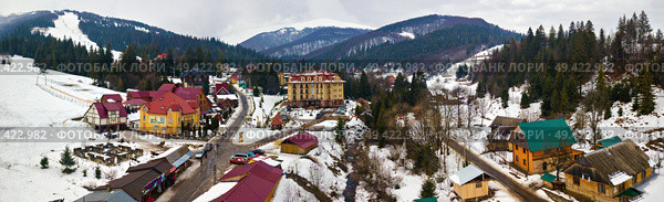 Winter landscape. Panorama of ski resort Pilipets in Carpathian mountains. Aerial panoramic view. Pilypets village. Стоковое фото, агентство Ingram Publishing / Фотобанк Лори