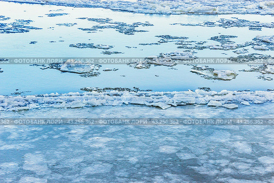 winter texture of broken ice on the river. Стоковое фото, фотограф Алексей Яговкин / Фотобанк Лори