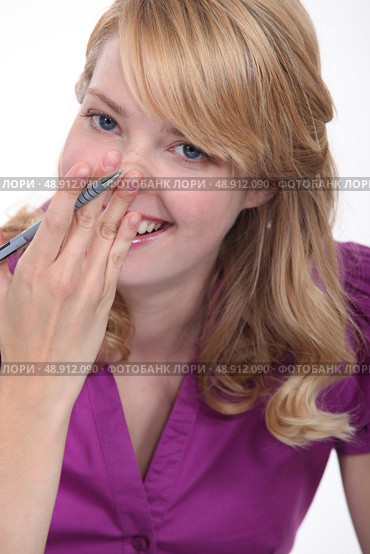Woman giggling. Стоковое фото, агентство Ingram Publishing / Фотобанк Лори