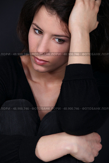 Woman in discomfort. Стоковое фото, агентство Ingram Publishing / Фотобанк Лори
