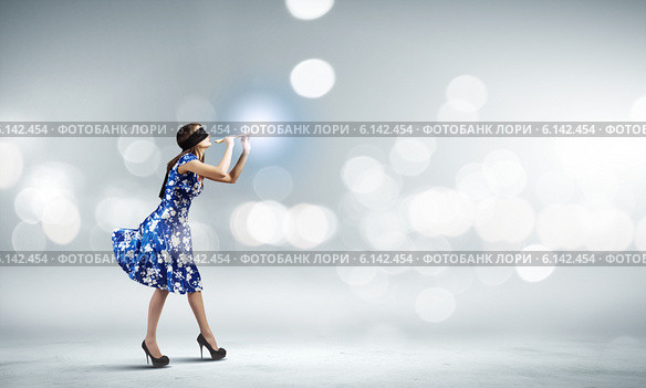 Woman playing fife. Стоковое фото, фотограф Sergey Nivens / Фотобанк Лори