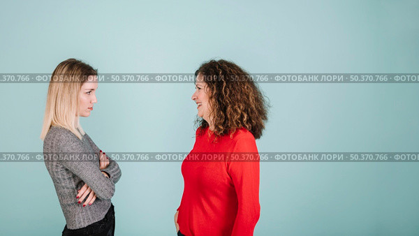 woman taking offence mother. Стоковое фото, агентство Ingram Publishing / Фотобанк Лори
