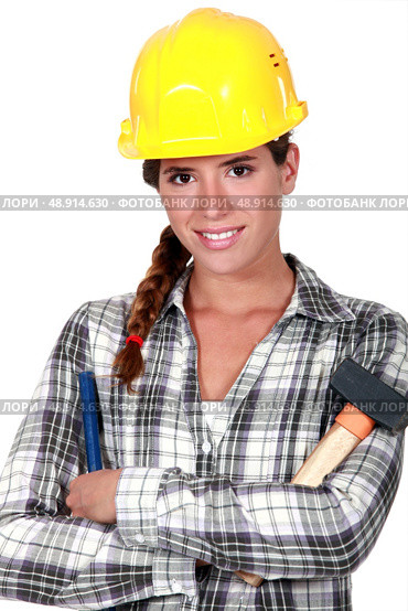 Woman with hammer and chisel. Стоковое фото, агентство Ingram Publishing / Фотобанк Лори