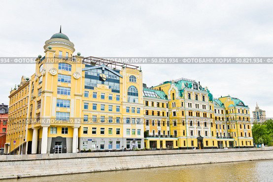 Якиманская набережная, дом 2. Москва. Россия. Редакционное фото, фотограф E. O. / Фотобанк Лори