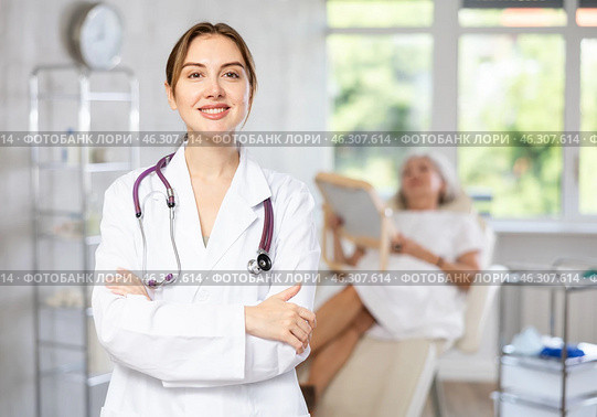Young doctor with stethoscope. Стоковое фото, фотограф Яков Филимонов / Фотобанк Лори