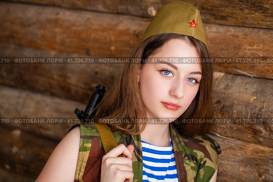 Young woman wearing Red Army form of 1943 year. Стоковое фото, фотограф Андрей Аркуша / Фотобанк Лори