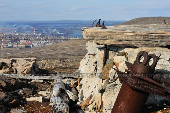 Заброшенная геологическая буровая на склоне сопки (2011 год). Стоковое фото, фотограф Валерий Александрович / Фотобанк Лори