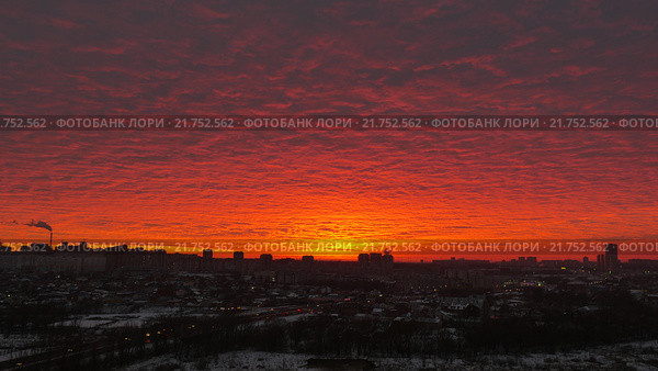 Закат на фоне красного неба. Стоковое фото, фотограф Руслан Гарифуллин / Фотобанк Лори