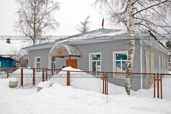 Здание администрации городского поселения Бабаево (2012 год). Стоковое фото, фотограф Румянцева Наталия / Фотобанк Лори