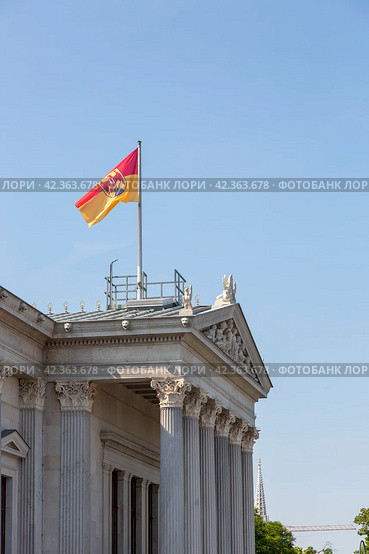 Здание австрийского парламента (2023 год). Редакционное фото, фотограф V.Ivantsov / Фотобанк Лори