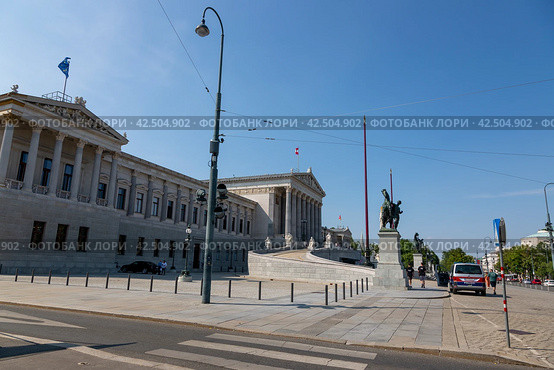 Здание австрийского парламента (2023 год). Редакционное фото, фотограф V.Ivantsov / Фотобанк Лори