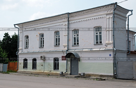 Здание Ишимского городского суда (бывший дом купца Черняковского Н.М) (2012 год). Стоковое фото, фотограф Александр Тараканов / Фотобанк Лори