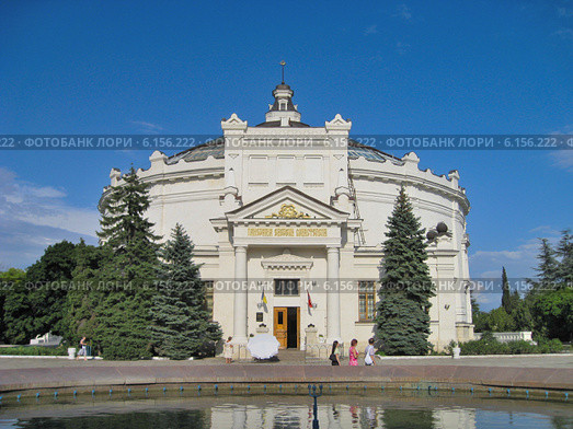 Здание панорамы "Оборона Севастополя" на Историческом бульваре (2009 год). Редакционное фото, фотограф Евгений Струков / Фотобанк Лори