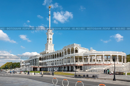 Здание Северного речного вокзала. Москва. (2023 год). Редакционное фото, фотограф Лариса Гордеева / Фотобанк Лори