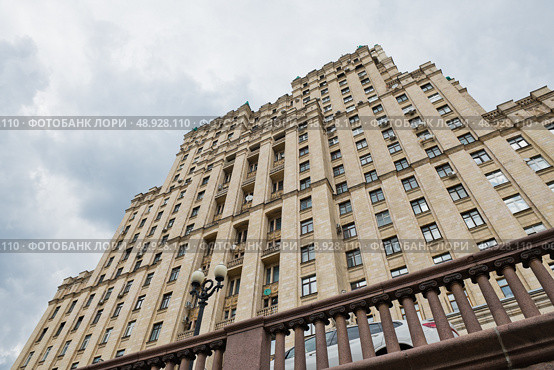 Жилой дом на Кудринской площади. Фрагмент здания. Москва. Россия. Редакционное фото, фотограф E. O. / Фотобанк Лори