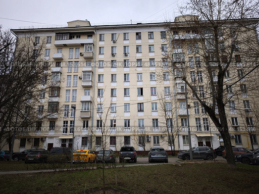 Жилой многоквартирный дом в хрущёвском стиле. Редакционное фото, фотограф Мария Сергеева / Фотобанк Лори