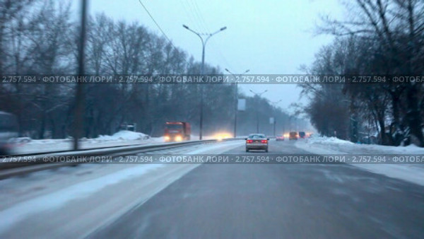 Зимняя дорога. Новосибирск. Стоковое видео, видеограф Игорь Жоров / Фотобанк Лори