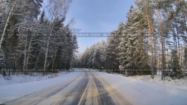 Зимняя просёлочная дорога. Стоковое видео, видеограф Илья Солодин / Фотобанк Лори