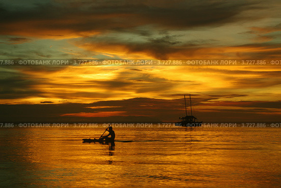 Золотой закат над морем (2010 год). Стоковое фото, фотограф Soft light / Фотобанк Лори