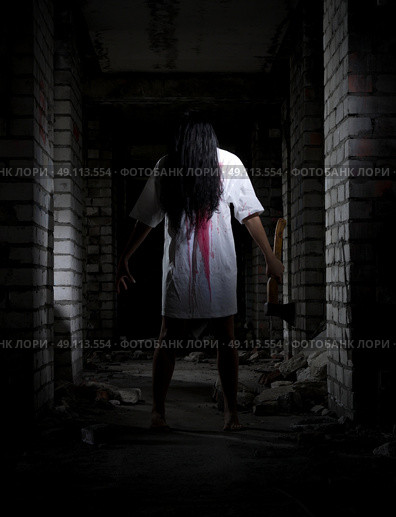 Zombie girl in old house. Стоковое фото, агентство Ingram Publishing / Фотобанк Лори