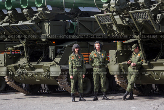 ЗРК "БУК-М1" на Тверской улице перед началом военного парада на Красной площади, посвященного 70-й годовщине Победы в Великой Отечественной войне в городе Москве, Россия, 9 мая 2015. Редакционное фото, фотограф Николай Винокуров / Фотобанк Лори